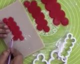 A picture of step 3 of Two-style fondant rose.