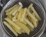 Foto langkah ke 2 dari resep Kentang goreng ala KFC.