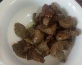 Foto langkah ke 2 dari resep Sambal goreng hati kentang.