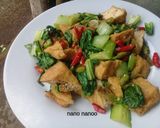 Foto langkah ke 4 dari resep Tumis Pakcoy Tahu Pasek.