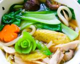 Hình bước làm 2 của món Mì Udon Gà Và Nấm Đông Cô