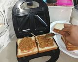 A picture of step 4 of Tuna sandwich.