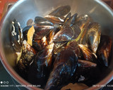 Foto del paso 2 de la receta: Filetes de gallineta con velouté de mejillones