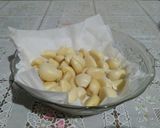 Foto langkah ke 1 dari resep Bacem Bawang Putih.