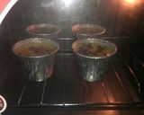 Foto langkah ke 4 dari resep Vanilla Raisin Muffin.