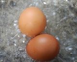 Gambar langkah 1 resipi Telur 3 suku.
