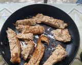 Foto del paso 2 de la receta: Pan integral con ajo y romero
