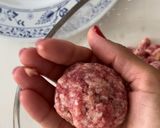 Foto del passaggio 4 della ricetta Polpette al sugo