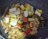 Foto langkah ke 3 dari resep Tongseng Ayam Tahu Santan.