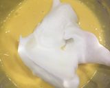Foto langkah ke 3 dari resep Hokkaido Chiffon CupCake.