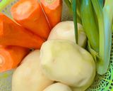 Foto langkah ke 1 dari resep Pastel Sayur Renyah dan Gurih.