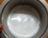 A picture of step 3 of Kolak singkong mutiara.