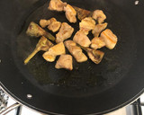 Foto del paso 2 de la receta: Arroz de pollo y alcachofas