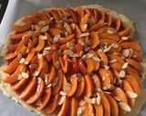 Une image de l'étape 3 de Fruizza a l’abricot et framboise.