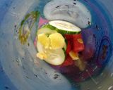Foto langkah ke 1 dari resep Infused Water Semangka Strawberry Timun Jahe.