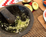 Foto del paso 3 de la receta: Guacamole estilo tropical