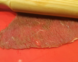 Foto del paso 3 de la receta: Rollitos de ternera, bacon y queso emmental en salsa