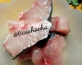 Foto langkah ke 1 dari resep Tenggiri Bumbu Asam.