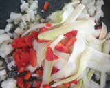 Foto del paso 1 de la receta: Macarrones con verduras y gulas