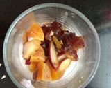 A picture of step 9 of Yogurt Parfait.