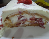 Foto del paso 8 de la receta: Pionono con crema y 💚🍓🍓🍓 Frutillas 🍓🍓🍓💚🍓🍓🍓