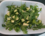 Foto del paso 1 de la receta: Ensalada de rúcula, aguacate y algo más 🥗