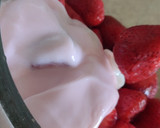 Foto del paso 1 de la receta: Helado de frutilla súper sano y ricoooo