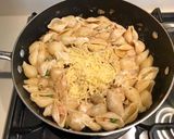 A picture of step 6 of Pea and pancetta pasta.