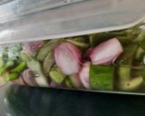 Foto langkah ke 4 dari resep Acar timun bawang merah.