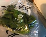 Une image de l'étape 1 de Filets de lieu noir aux oignons, poivrons et anis vert.