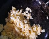 A picture of step 4 of Egg Chowmein.