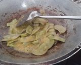 Foto langkah ke 3 dari resep Tumis Kratok Telur.