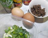Foto langkah ke 1 dari resep Khai Jiao Nuea Sab (ไข่เจียวเนื้อสับ).