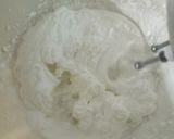 A picture of step 4 of Cheesecake with crumbles.