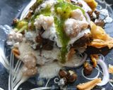 A picture of step 4 of Samosa Chaat.