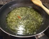 Foto del paso 6 de la receta: Rape o rosada en salsa verde con gambas