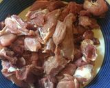 Foto del paso 1 de la receta: Albóndigas de cerdo a la panceta con papas crocantes