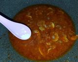 Gambar langkah 7 resipi Spaghetti Marinara.