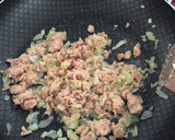 Foto del paso 3 de la receta: Coditos con atún en lata a la diabla