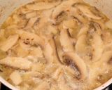 Sertésszeletek tejszínes-gombás mártásban recept fázis 5 fotója