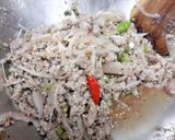 A picture of step 3 of Larb Moo.