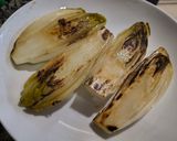 Foto del paso 2 de la receta: Endivias a la plancha con queso crema y salmón ahumado