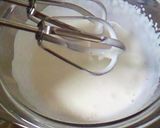 A picture of step 4 of Kiwi and Mousse No-Bake Cheesecake.