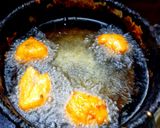 A picture of step 5 of Yellow split vatana karavadai.