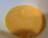 Foto del paso 2 de la receta: Tortilla de calabacín con toque de cúrcuma y pimentón