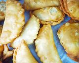 A picture of step 4 of Khoya Gujiya.