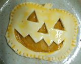 A picture of step 4 of Halloween Kabocha Squash Pie.