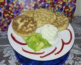 Foto del paso 8 de la receta: Arepas andinas aromatizadas con anís y clavito, aguacate 🥑 y MESTIZA