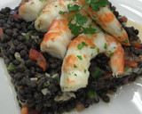 Foto del paso 3 de la receta: Lentejas caviar con langostinos