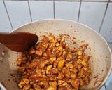 Foto langkah ke 3 dari resep Sambal Goreng Kentang, Tempe, Ayam.